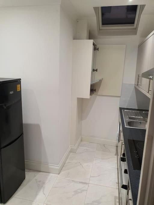 لندن Beautiful Room In Lovely Flat المظهر الخارجي الصورة