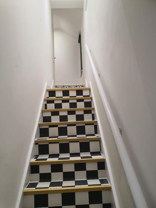لندن Beautiful Room In Lovely Flat المظهر الخارجي الصورة